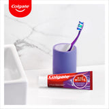 Colgate Dentifricio Sbiancante Max White Purple Reveal 4 Confezioni da 75 ml I Per Denti Bianchi I Sicuro Per Lo Smalto I Contiene Fluoro I Sbiancamento denti I Bianco naturale